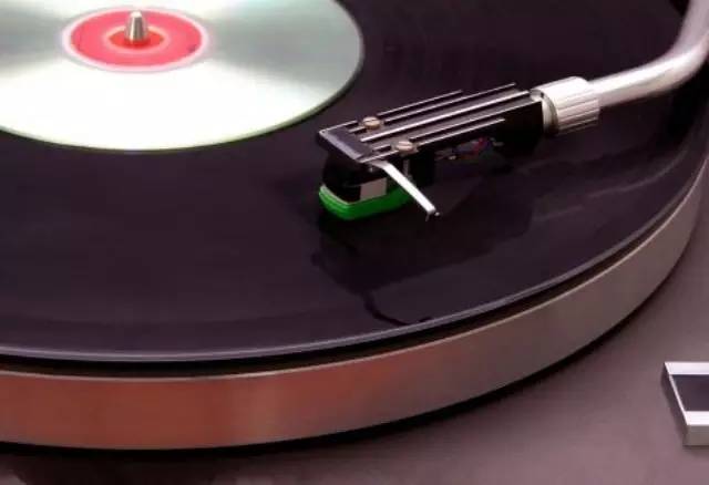 Bean knowledge: the music on a record can be read with a microscope.